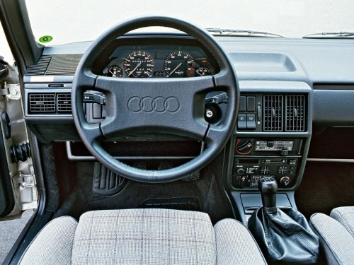 Характеристики автомобиля Audi 100 1.8 MT quattro (04.1985 - 12.1987): фото, вместимость, скорость, двигатель, топливо, масса, отзывы