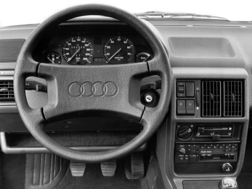 Характеристики автомобиля Audi 100 1.8 MT quattro (04.1985 - 12.1987): фото, вместимость, скорость, двигатель, топливо, масса, отзывы