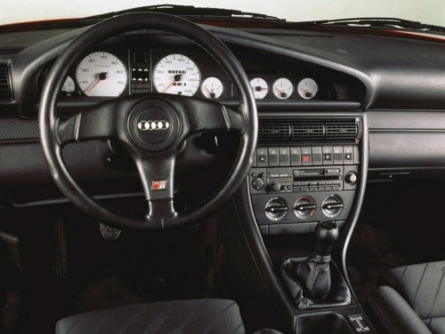 Характеристики автомобиля Audi 100 2.0 MT CS Quattro (12.1990 - 01.1995): фото, вместимость, скорость, двигатель, топливо, масса, отзывы