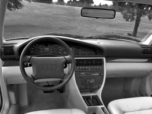 Характеристики автомобиля Audi 100 2.0 MT CS (12.1990 - 01.1995): фото, вместимость, скорость, двигатель, топливо, масса, отзывы