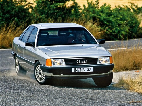 Характеристики автомобиля Audi 100 1.9 AT3 (09.1982 - 07.1984): фото, вместимость, скорость, двигатель, топливо, масса, отзывы