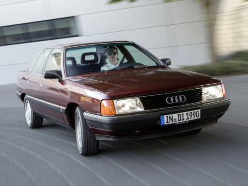 Характеристики автомобиля Audi 100 2.0 AT (01.1988 - 11.1990): фото, вместимость, скорость, двигатель, топливо, масса, отзывы