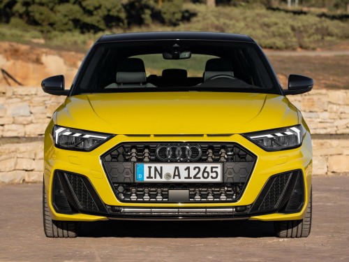 Характеристики автомобиля Audi A1 1.0 30 TFSI MT (07.2018 - 08.2020): фото, вместимость, скорость, двигатель, топливо, масса, отзывы