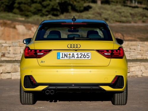 Характеристики автомобиля Audi A1 1.0 25 TFSI S Tronic Advanced (08.2020 - н.в.): фото, вместимость, скорость, двигатель, топливо, масса, отзывы