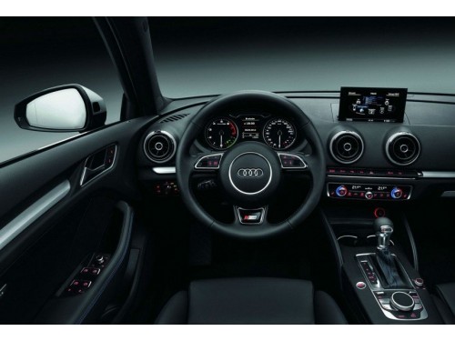 Характеристики автомобиля Audi A3 1.2 TFSI S Tronic Attraction (07.2013 - 08.2016): фото, вместимость, скорость, двигатель, топливо, масса, отзывы
