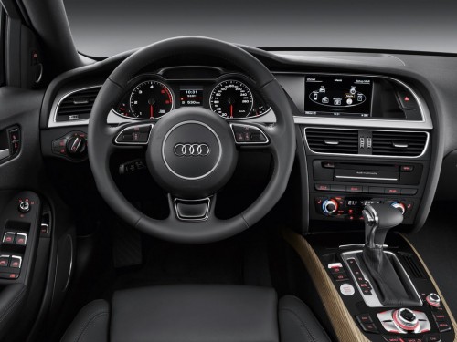Характеристики автомобиля Audi A4 allroad quattro 2.0 TFSI MT quattro (10.2011 - 04.2013): фото, вместимость, скорость, двигатель, топливо, масса, отзывы