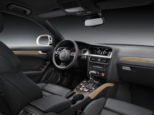 Характеристики автомобиля Audi A4 allroad quattro 2.0 TDI MT quattro (05.2013 - 12.2015): фото, вместимость, скорость, двигатель, топливо, масса, отзывы
