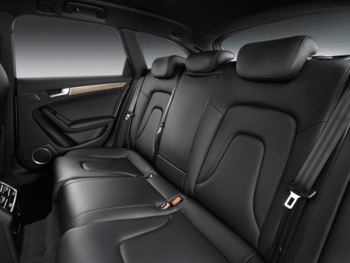 Характеристики автомобиля Audi A4 allroad quattro 2.0 TFSI MT quattro (05.2013 - 12.2015): фото, вместимость, скорость, двигатель, топливо, масса, отзывы