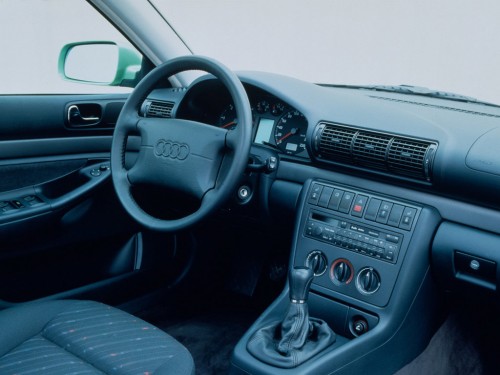 Характеристики автомобиля Audi A4 1.9 TDI AT (01.1996 - 07.1996): фото, вместимость, скорость, двигатель, топливо, масса, отзывы
