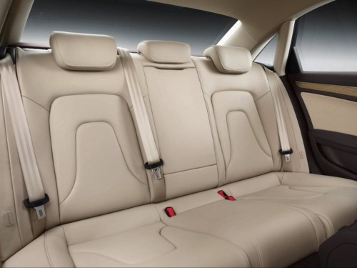 Характеристики автомобиля Audi A4 1.8 TFSI MT Comfort (11.2011 - 11.2015): фото, вместимость, скорость, двигатель, топливо, масса, отзывы