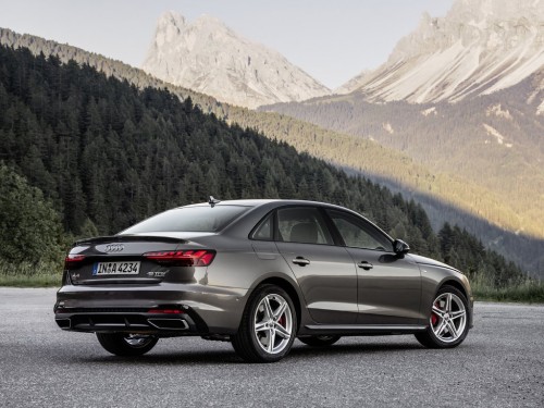 Характеристики автомобиля Audi A4 2.0 40 TFSI S tronic Design (10.2020 - 12.2022): фото, вместимость, скорость, двигатель, топливо, масса, отзывы