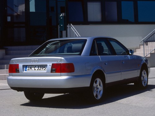 Характеристики автомобиля Audi A6 1.8 quattro MT (10.1995 - 11.1997): фото, вместимость, скорость, двигатель, топливо, масса, отзывы