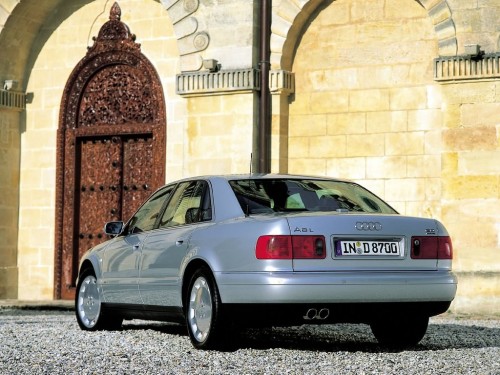 Характеристики автомобиля Audi A8 2.5 TDI AT quattro (06.1999 - 08.2000): фото, вместимость, скорость, двигатель, топливо, масса, отзывы