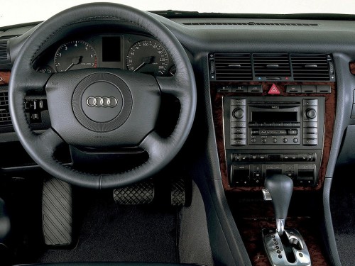 Характеристики автомобиля Audi A8 3.7 AT quattro (06.1999 - 09.2002): фото, вместимость, скорость, двигатель, топливо, масса, отзывы