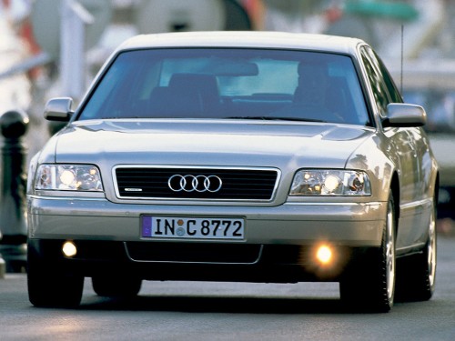 Характеристики автомобиля Audi A8 2.5 TDI AT (09.2000 - 10.2002): фото, вместимость, скорость, двигатель, топливо, масса, отзывы