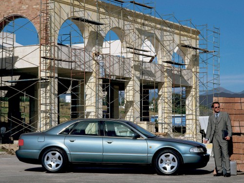 Характеристики автомобиля Audi A8 3.7 AT (07.1998 - 10.1998): фото, вместимость, скорость, двигатель, топливо, масса, отзывы