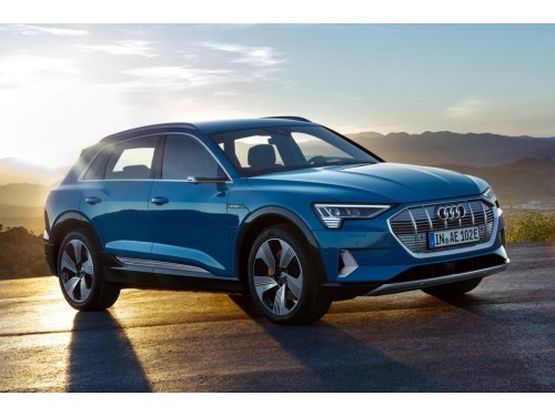 Характеристики автомобиля Audi e-tron 71 kWh 50 quattro e-tron Advanced (11.2019 - н.в.): фото, вместимость, скорость, двигатель, топливо, масса, отзывы