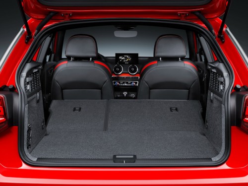 Характеристики автомобиля Audi Q2 1.0 30 TFSI MT (10.2018 - 09.2020): фото, вместимость, скорость, двигатель, топливо, масса, отзывы