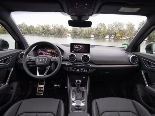 Характеристики автомобиля Audi Q2 2.0 35 TDI S tronic (10.2020 - н.в.): фото, вместимость, скорость, двигатель, топливо, масса, отзывы