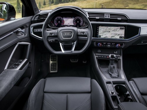 Характеристики автомобиля Audi Q3 Sportback 1.4 35 TFSI S tronic Sport (12.2019 - 12.2022): фото, вместимость, скорость, двигатель, топливо, масса, отзывы