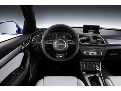 Характеристики автомобиля Audi Q3 2.0 TFSI quattro S tronic Sport (11.2014 - 12.2017): фото, вместимость, скорость, двигатель, топливо, масса, отзывы