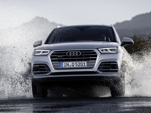 Характеристики автомобиля Audi Q5 PHEV 2.0 55 TFSI e quattro S tronic Sport (05.2019 - 09.2020): фото, вместимость, скорость, двигатель, топливо, масса, отзывы