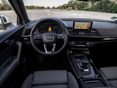 Характеристики автомобиля Audi Q5 2.0 40 TDI quattro S tronic Design (01.2017 - 07.2020): фото, вместимость, скорость, двигатель, топливо, масса, отзывы