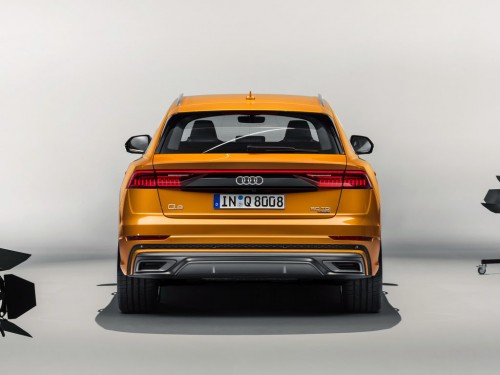 Характеристики автомобиля Audi Q8 3.0 55 TFSI quattro tiptronic Design (11.2018 - 12.2022): фото, вместимость, скорость, двигатель, топливо, масса, отзывы