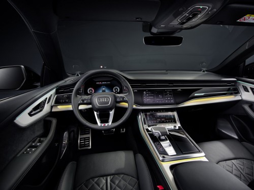 Характеристики автомобиля Audi Q8 3.0 55 TFSI quattro tiptronic (09.2023 - н.в.): фото, вместимость, скорость, двигатель, топливо, масса, отзывы