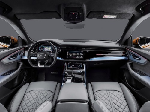 Характеристики автомобиля Audi Q8 3.0 55 TFSI quattro tiptronic Sport (11.2018 - 12.2022): фото, вместимость, скорость, двигатель, топливо, масса, отзывы