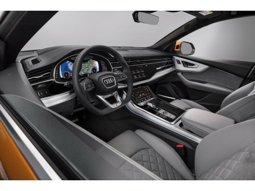 Характеристики автомобиля Audi Q8 3.0 45 TDI quattro tiptronic Advance (04.2019 - 12.2022): фото, вместимость, скорость, двигатель, топливо, масса, отзывы