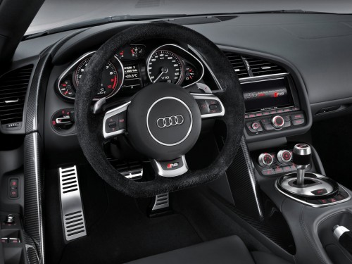 Характеристики автомобиля Audi R8 5.2 FSI quattro plus S tronic (08.2012 - 08.2015): фото, вместимость, скорость, двигатель, топливо, масса, отзывы