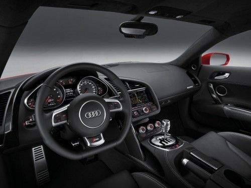 Характеристики автомобиля Audi R8 4.2 FSI quattro S tronic (08.2012 - 08.2015): фото, вместимость, скорость, двигатель, топливо, масса, отзывы
