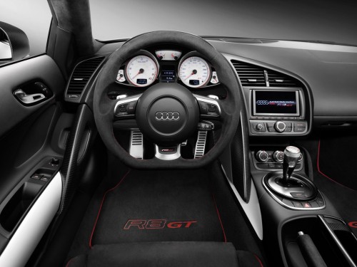 Характеристики автомобиля Audi R8 4.2 FSI quattro R tronic (09.2006 - 06.2010): фото, вместимость, скорость, двигатель, топливо, масса, отзывы