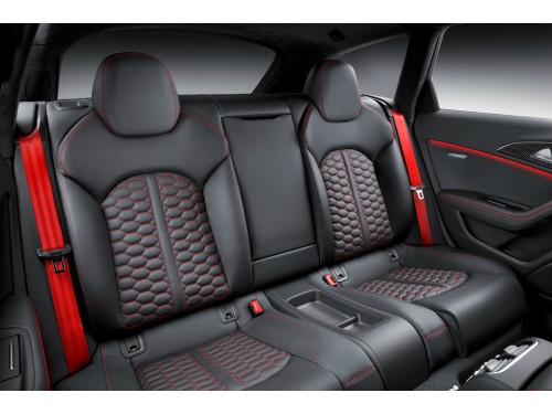 Характеристики автомобиля Audi RS6 4.0 TFSI quattro tiptronic (11.2014 - 09.2016): фото, вместимость, скорость, двигатель, топливо, масса, отзывы
