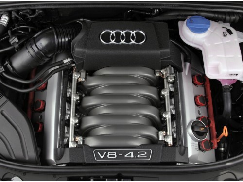 Характеристики автомобиля Audi S4 4.2 TFSI quattro MT Avant (11.2004 - 02.2008): фото, вместимость, скорость, двигатель, топливо, масса, отзывы