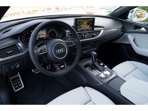 Характеристики автомобиля Audi S6 4.0 TFSI quattro S tronic (10.2014 - 05.2018): фото, вместимость, скорость, двигатель, топливо, масса, отзывы