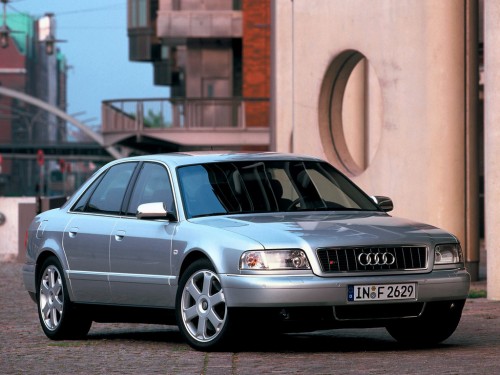 Характеристики автомобиля Audi S8 4.2 quattro tiptronic (06.1999 - 10.2002): фото, вместимость, скорость, двигатель, топливо, масса, отзывы