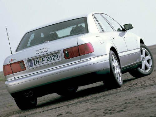 Характеристики автомобиля Audi S8 4.2 quattro tiptronic (06.1999 - 10.2002): фото, вместимость, скорость, двигатель, топливо, масса, отзывы