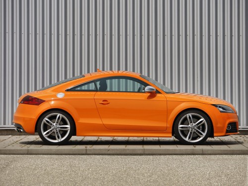 Характеристики автомобиля Audi TTS 2.0 TFSI quattro S tronic (01.2008 - 05.2010): фото, вместимость, скорость, двигатель, топливо, масса, отзывы