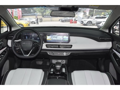 Характеристики автомобиля BAIC EU5 Plus 49.6 kWh R500 Honor (05.2021 - н.в.): фото, вместимость, скорость, двигатель, топливо, масса, отзывы