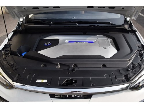 Характеристики автомобиля BAIC EU5 50.8 kWh R500 Value (08.2020 - н.в.): фото, вместимость, скорость, двигатель, топливо, масса, отзывы