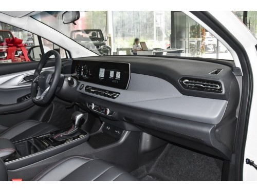 Характеристики автомобиля BAIC U5 Plus 1.5 CVT Luxury (04.2023 - 08.2023): фото, вместимость, скорость, двигатель, топливо, масса, отзывы
