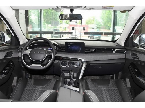 Характеристики автомобиля BAIC X3 1.5T CVT Star (02.2021 - н.в.): фото, вместимость, скорость, двигатель, топливо, масса, отзывы