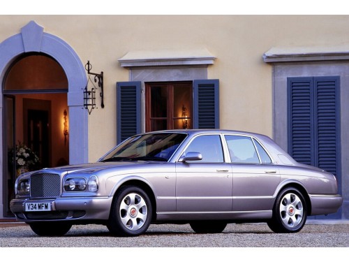Характеристики автомобиля Bentley Arnage 6.8 AT Red Label LWB (RL) (04.2001 - 05.2004): фото, вместимость, скорость, двигатель, топливо, масса, отзывы