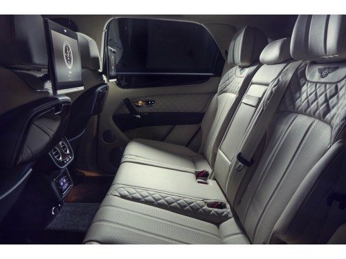 Характеристики автомобиля Bentley Bentayga 6.0 AT Bentayga Mulliner (02.2017 - 07.2020): фото, вместимость, скорость, двигатель, топливо, масса, отзывы