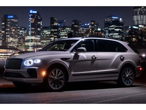 Характеристики автомобиля Bentley Bentayga 6.0 AT Bentayga Speed (08.2020 - н.в.): фото, вместимость, скорость, двигатель, топливо, масса, отзывы