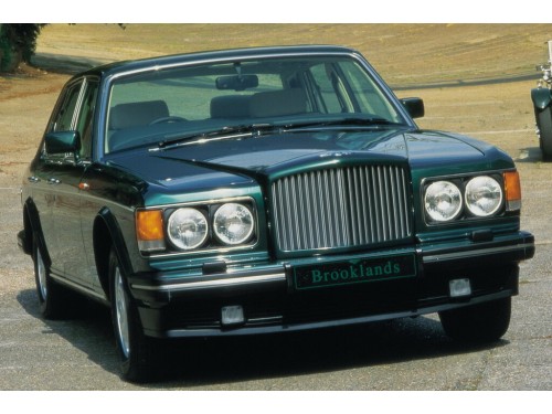 Характеристики автомобиля Bentley Brooklands 6.8 AT Brooklands (07.1993 - 06.1995): фото, вместимость, скорость, двигатель, топливо, масса, отзывы