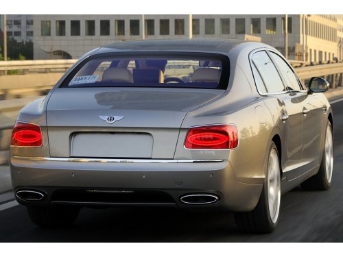 Характеристики автомобиля Bentley Flying Spur 4.0 AT Flying Spur V8 (06.2013 - 12.2019): фото, вместимость, скорость, двигатель, топливо, масса, отзывы