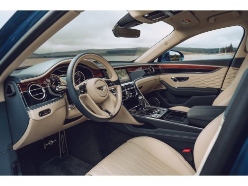 Характеристики автомобиля Bentley Flying Spur 6.0 SAT Flying Spur W12 Touring (10.2019 - н.в.): фото, вместимость, скорость, двигатель, топливо, масса, отзывы
